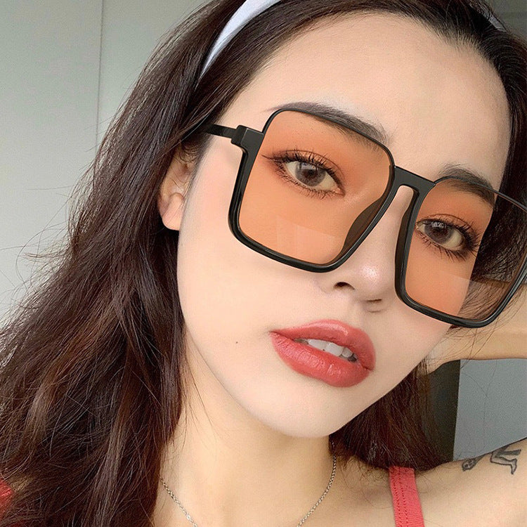 Levi Rhei Retro Square Sunglasses